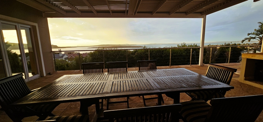 5 Bedroom Property for Sale in Middedorp Western Cape